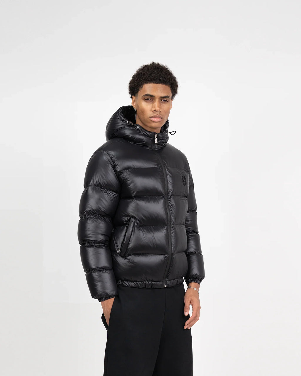 LOFFT Puffer 02 – Noir brillant