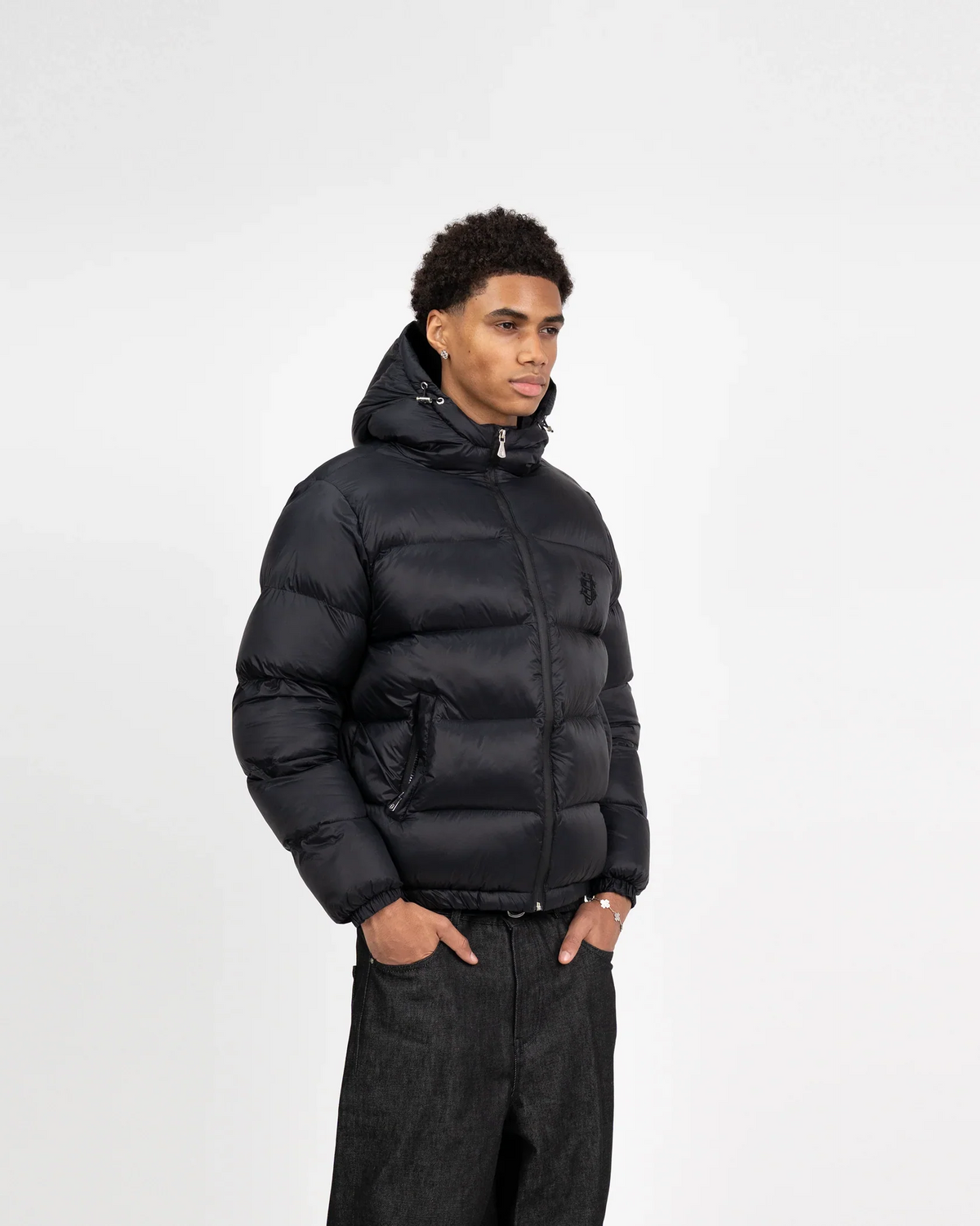 LOFFT Puffer 02 – Noir mat